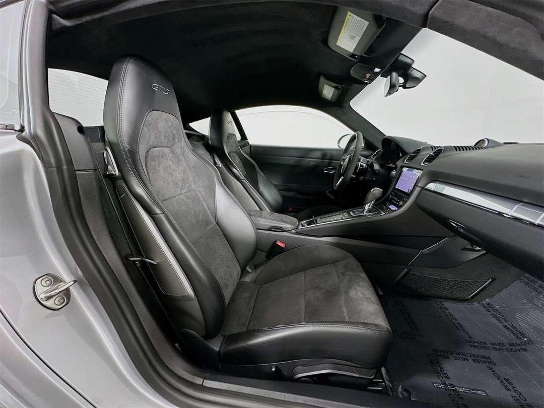2018 Porsche 718 Cayman GTS - Image 28