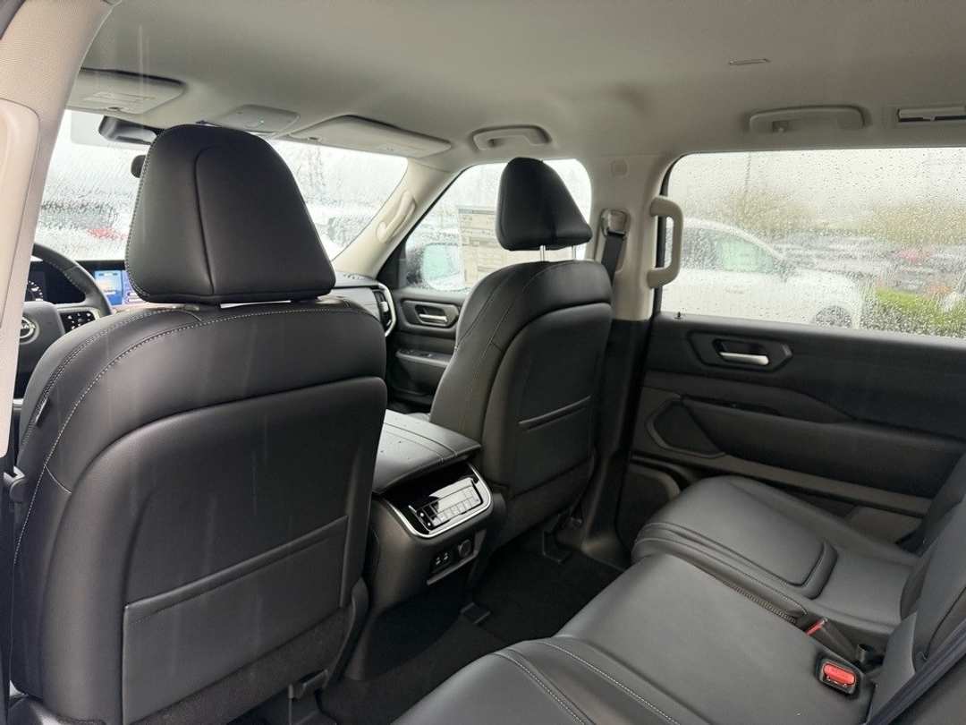 2026 Nissan Armada SV - Image 29