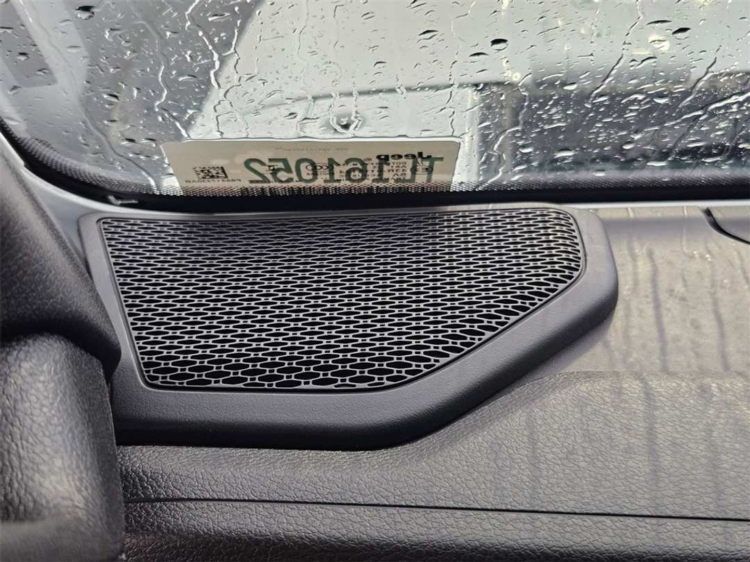 2026 Jeep Gladiator Sport - Image 12