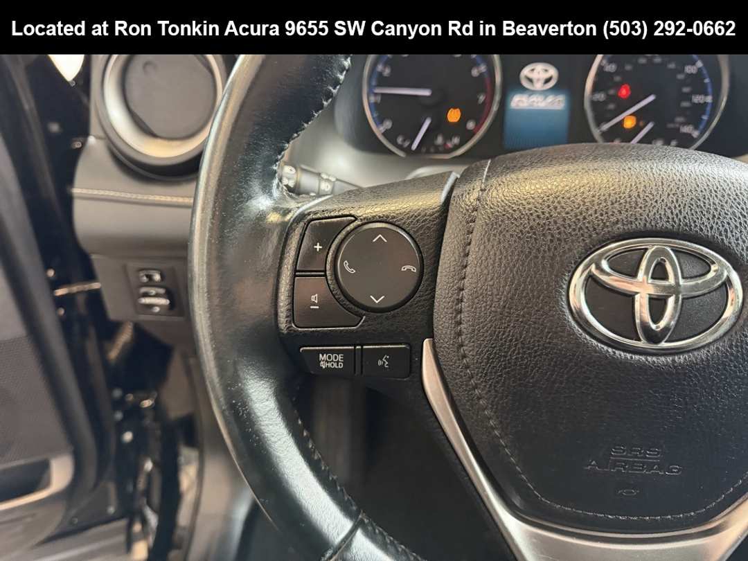 2016 Toyota Rav4 XLE - Image 16