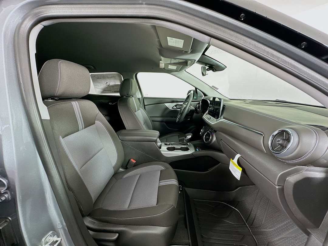 2025 Chevrolet Blazer LT - Image 29