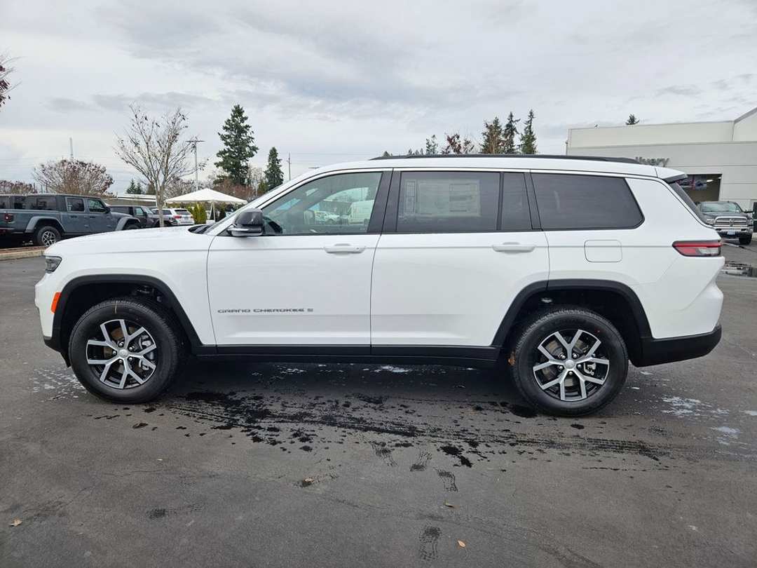 2025 Jeep Grand Cherokee L Limited - Image 3