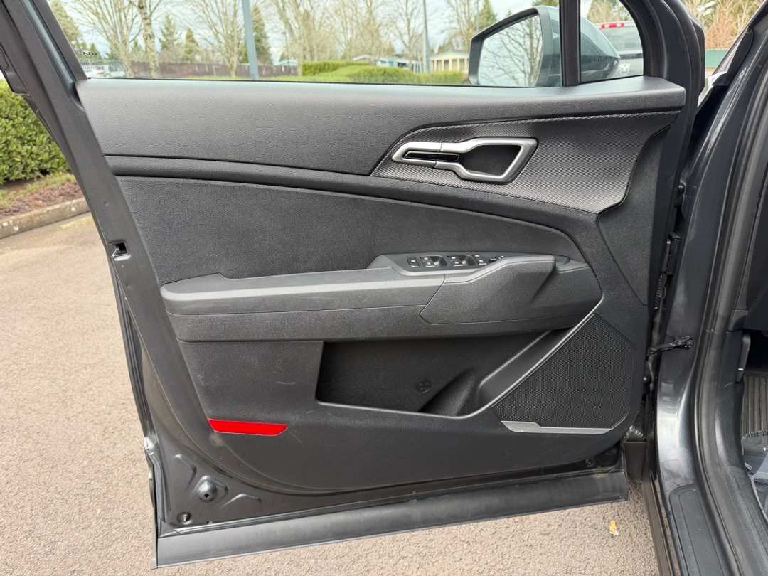 2024 Kia Sportage LX - Image 12