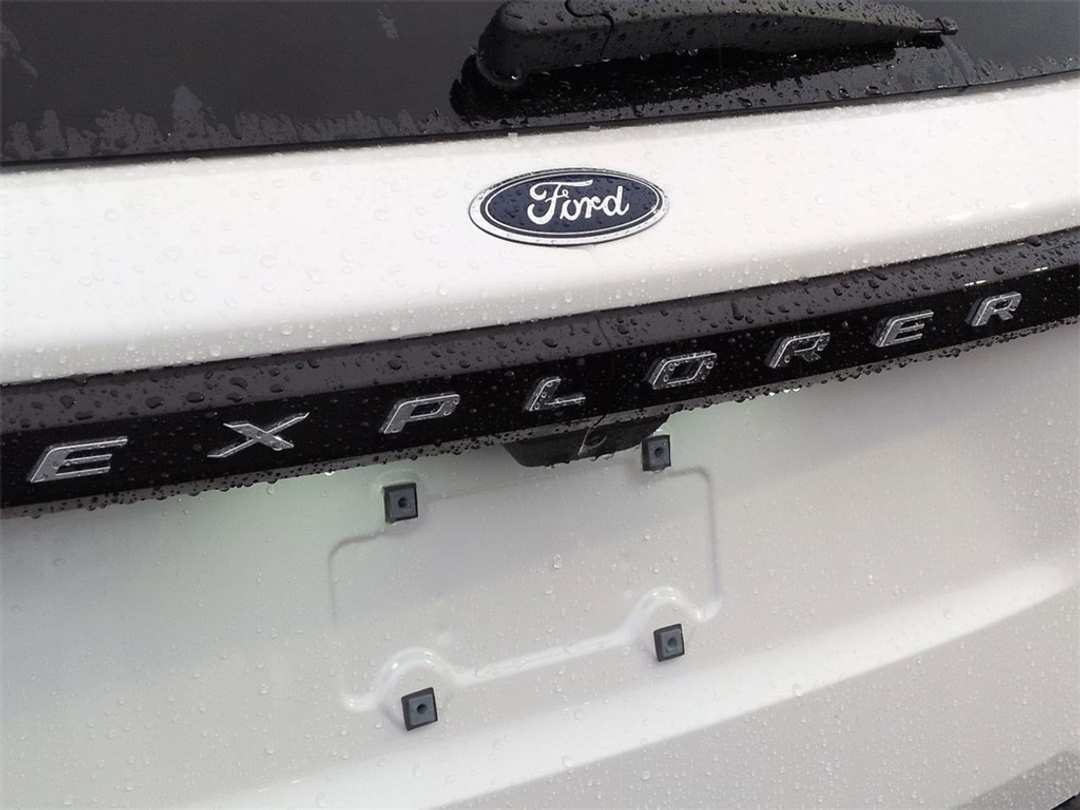 2026 Ford Explorer Active - Image 25