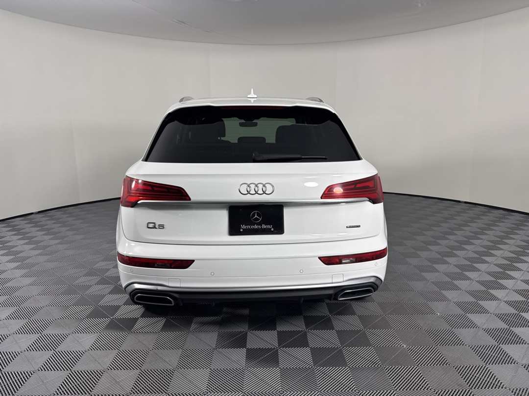 2022 Audi Q5 45 S line Premium - Image 6
