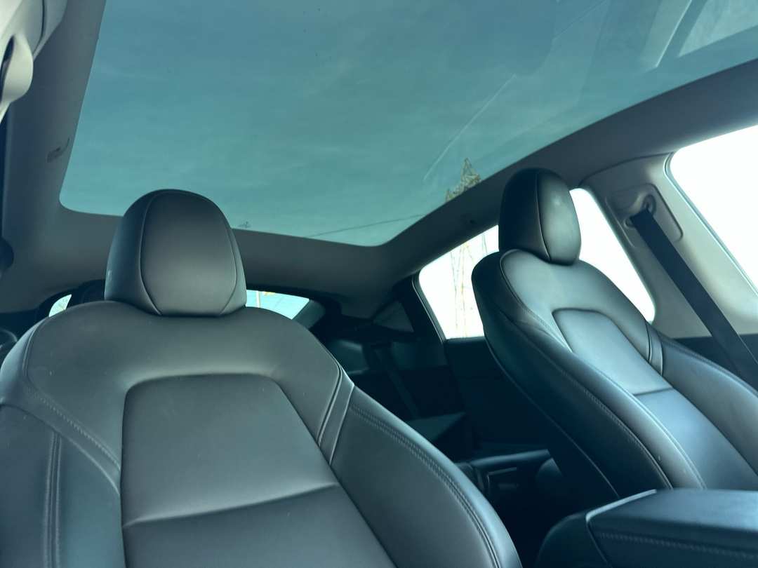 2023 Tesla Model Y Long Range - Image 16