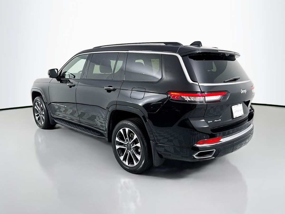 2021 Jeep Grand Cherokee L Overland - Image 3
