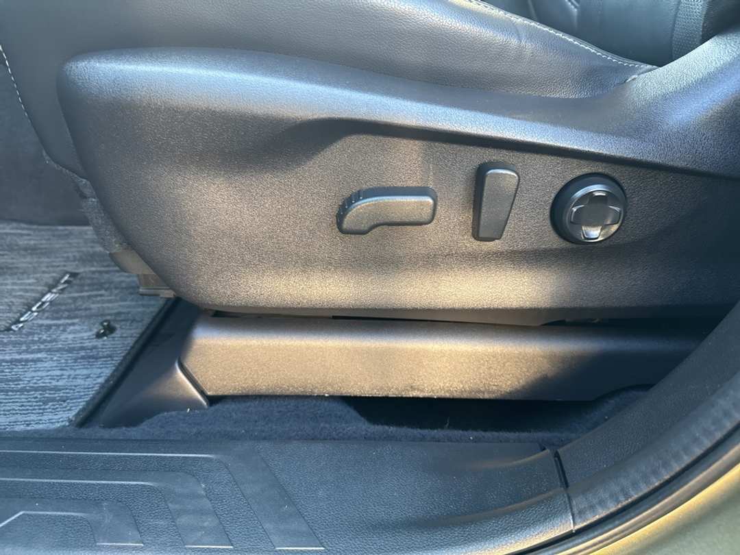 2023 Subaru Ascent Limited - Image 13