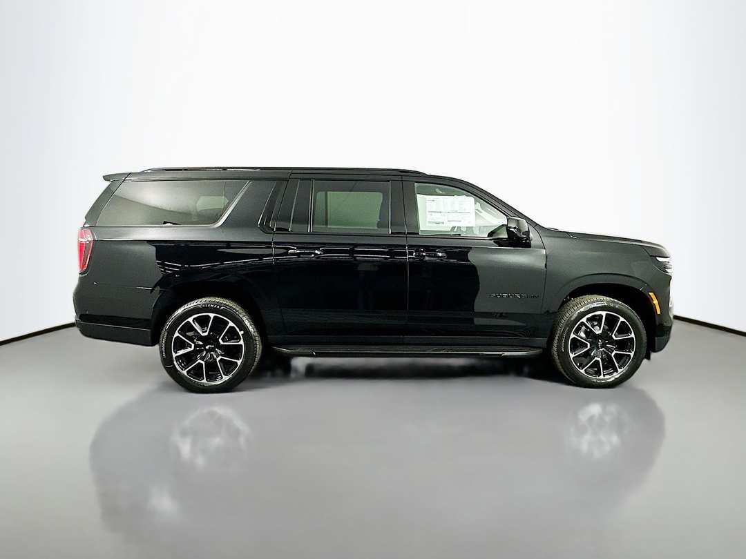 2026 Chevrolet Suburban RST - Image 8