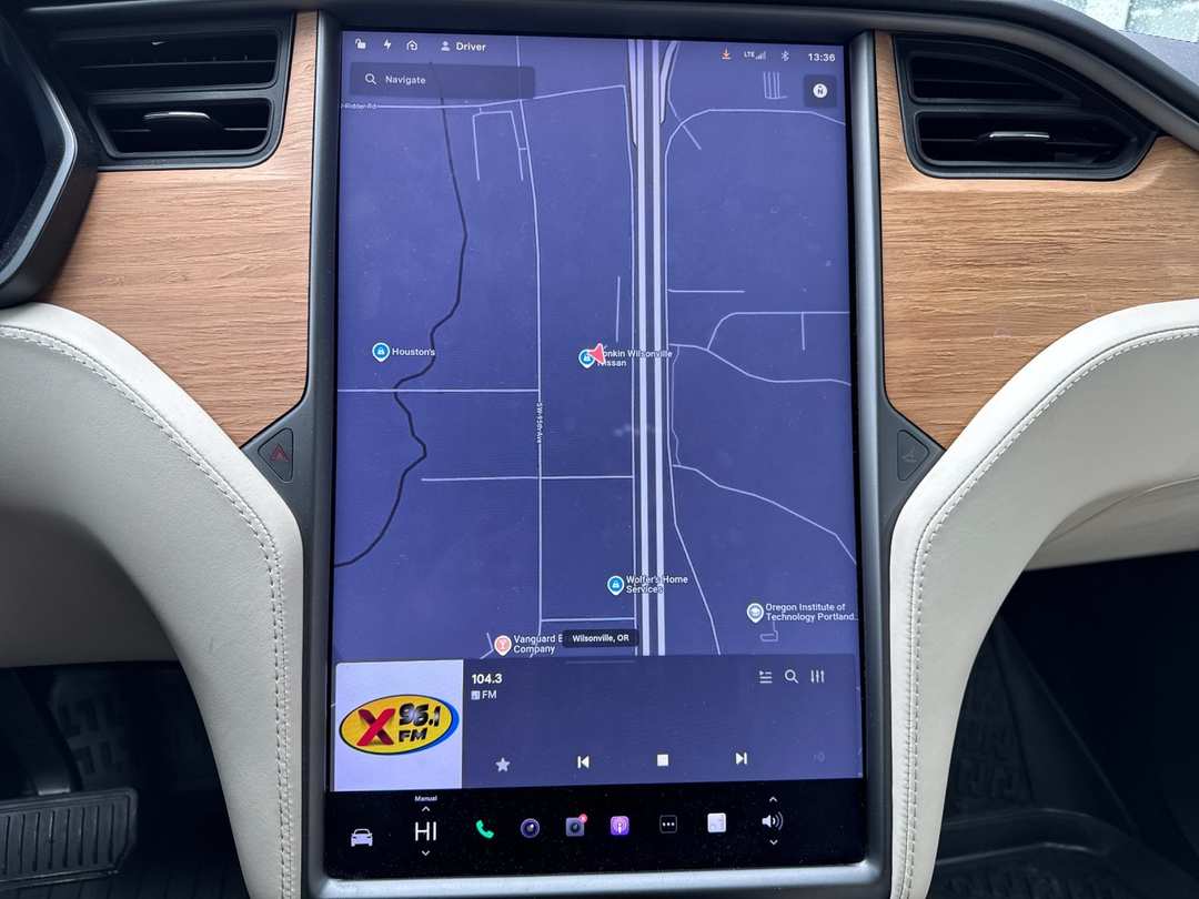 2020 Tesla Model X Long Range - Image 16