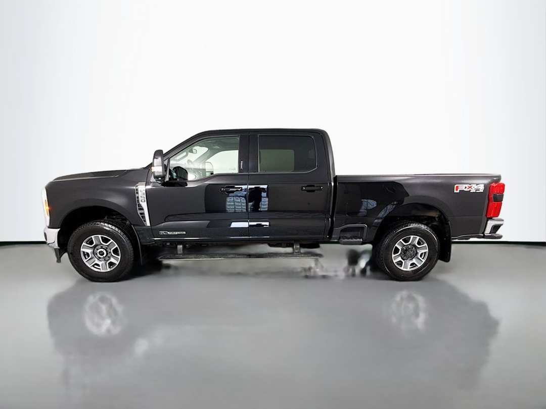 2023 Ford F-350Sd Lariat - Image 2