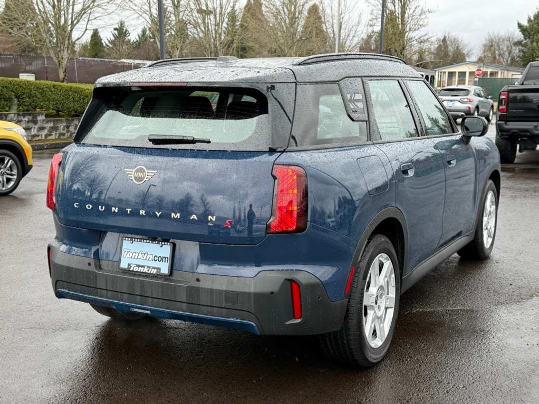 2025 MINI Cooper S Countryman Signature Plus - Image 8