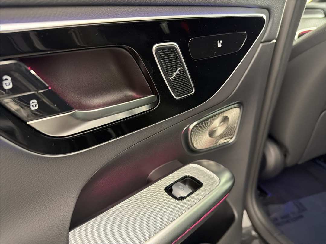 2026 Mercedes-Benz GLC GLC 300 - Image 26