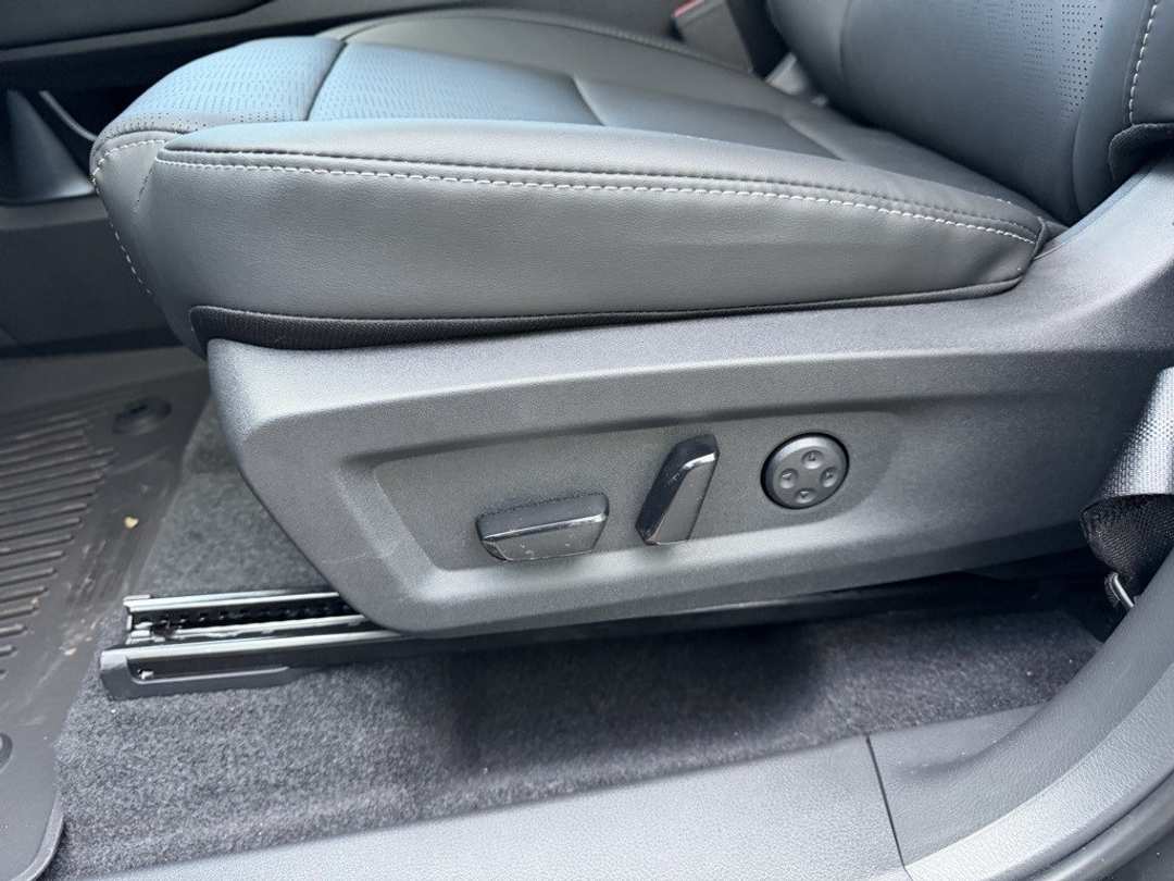 2026 Nissan Murano Platinum - Image 14