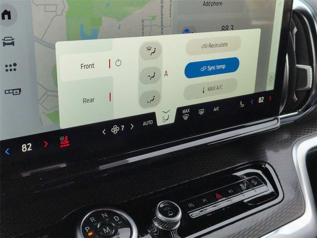 2026 Ford Expedition Platinum - Image 21