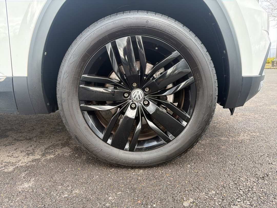 2018 Volkswagen Atlas SEL - Image 9