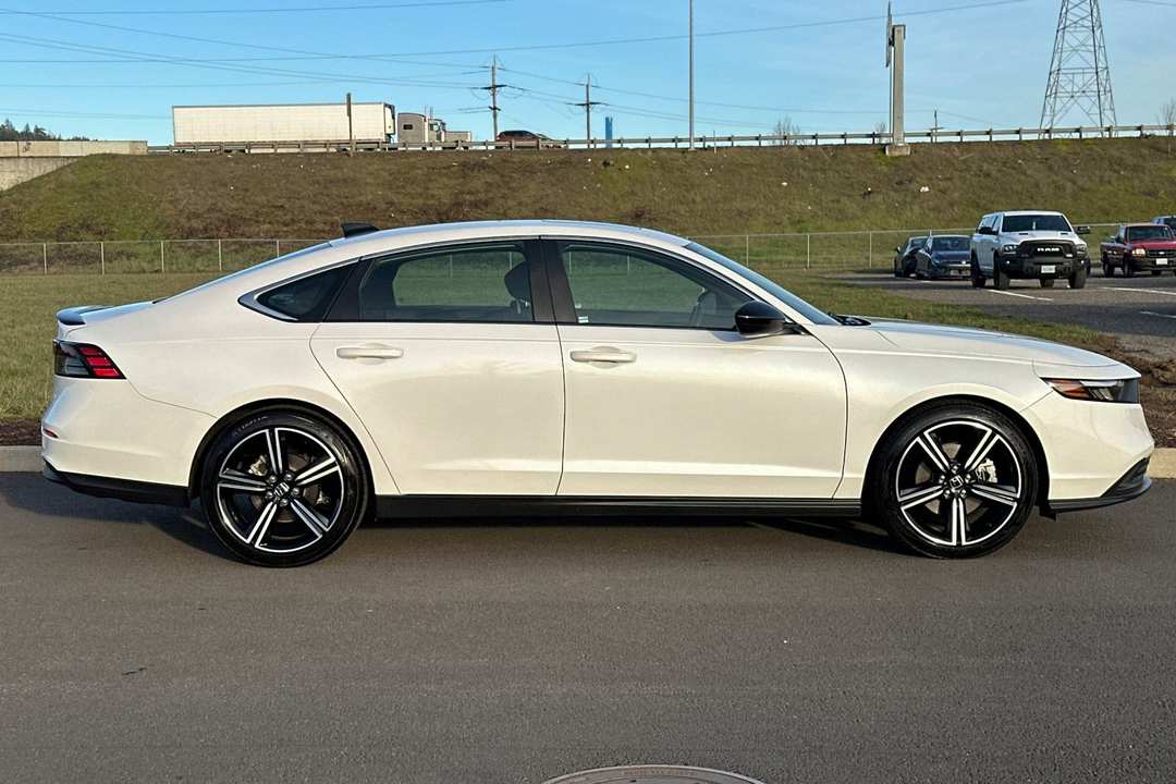 2023 Honda Accord Sport - Image 2