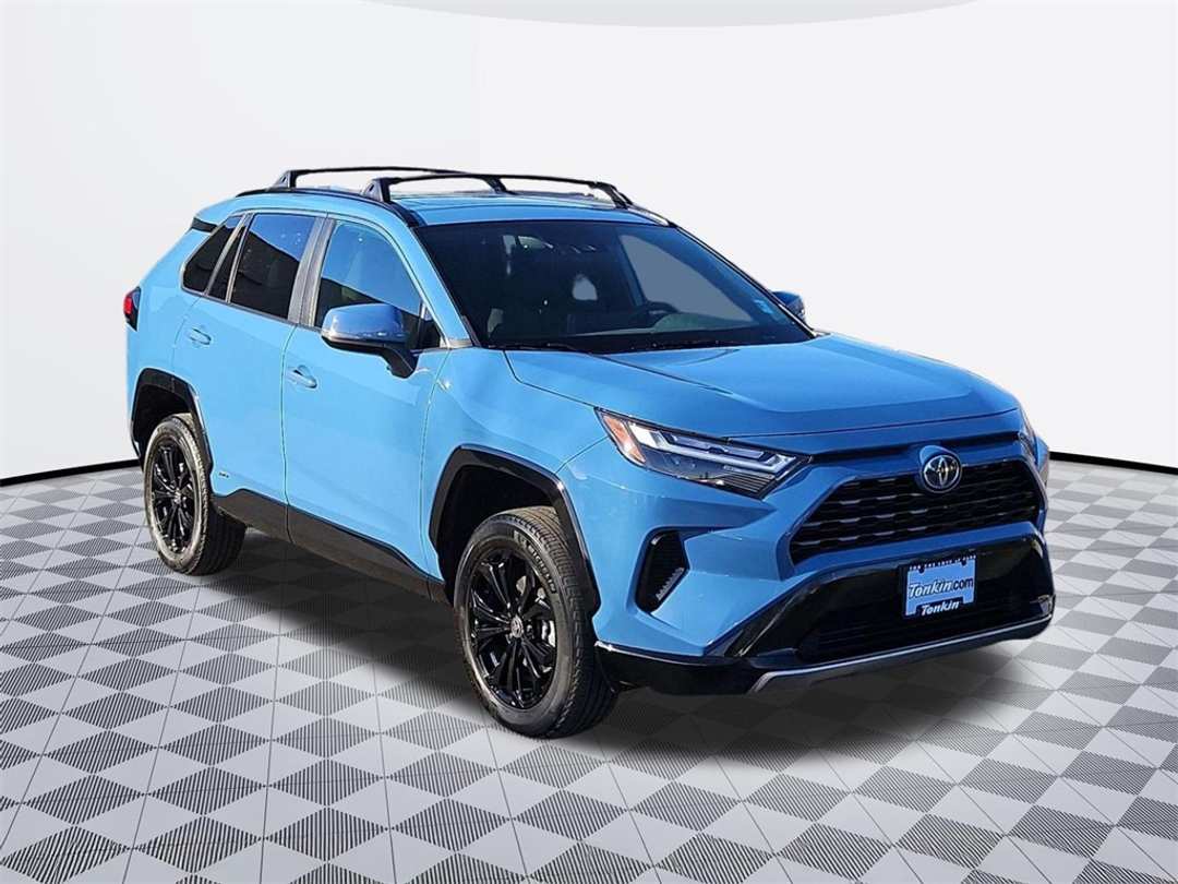 2023 Toyota Rav4 SE - Image 8