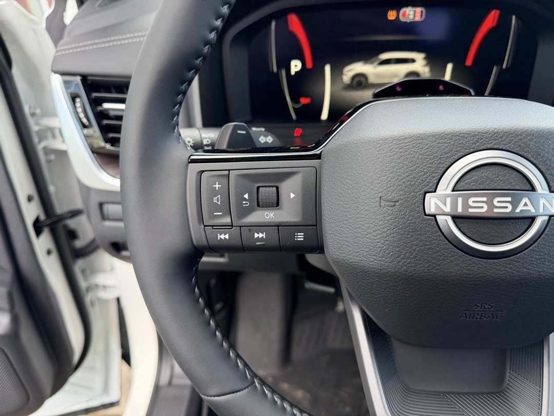 2026 Nissan Rogue Platinum - Image 17