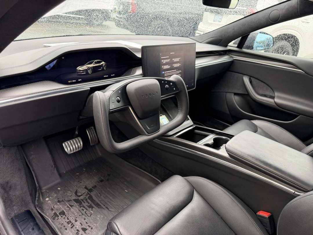 2021 Tesla Model S Plaid - Image 19