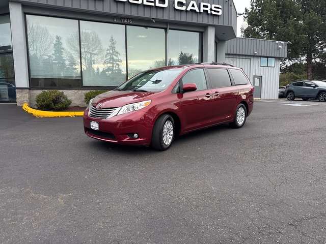 2017 Toyota Sienna XLE