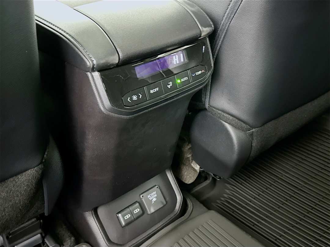 2026 Toyota Highlander Limited - Image 27