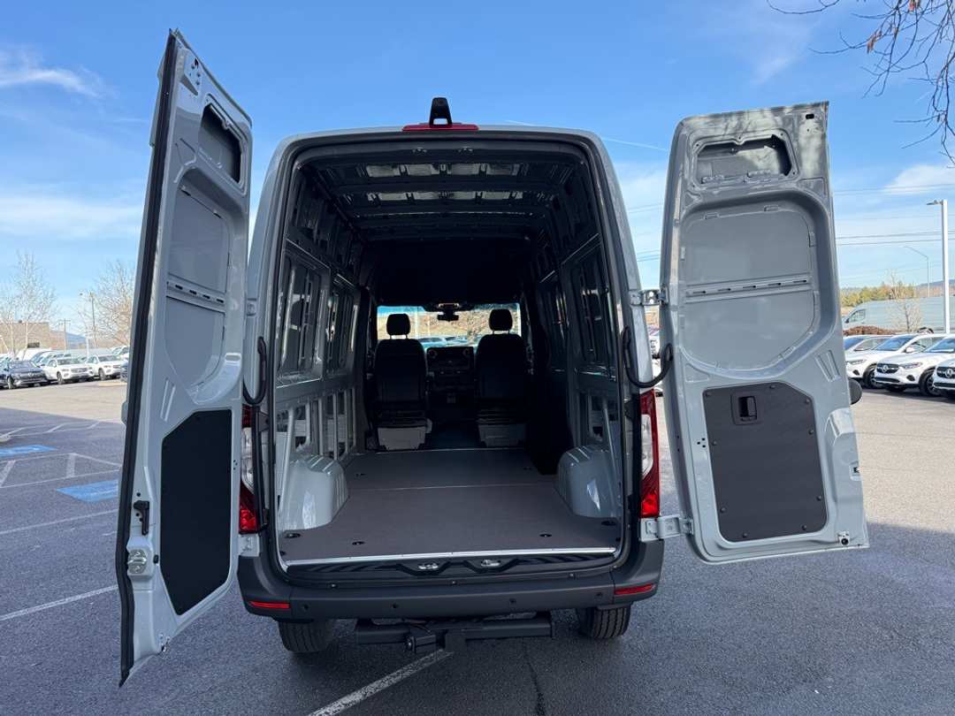 2025 Mercedes-Benz Sprinter 2500 Cargo 144 WB - Image 11
