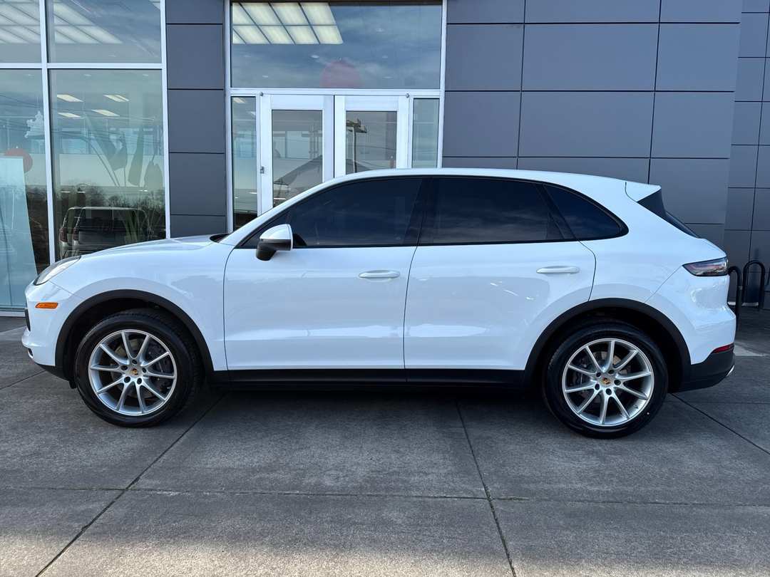 2023 Porsche Cayenne Platinum Edition - Image 6