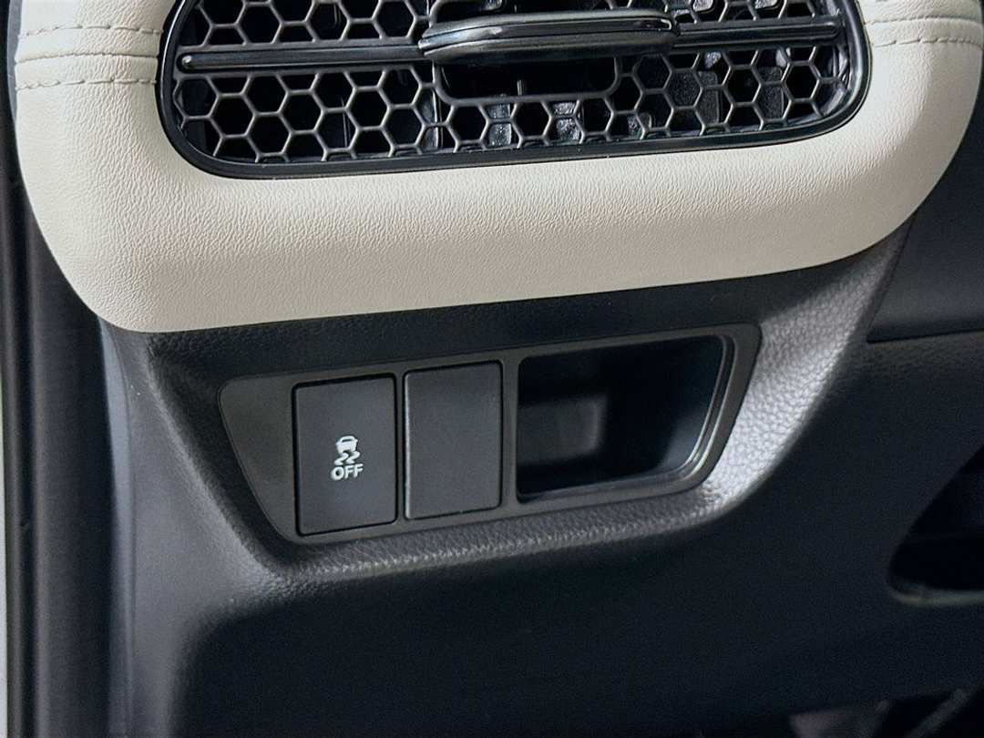 2026 Honda HR-V LX - Image 10