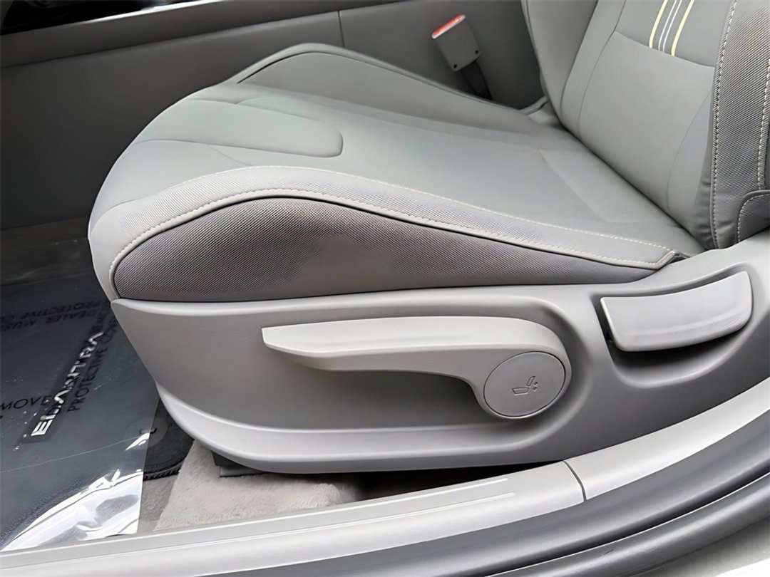 2026 Hyundai Elantra SEL Sport - Image 13