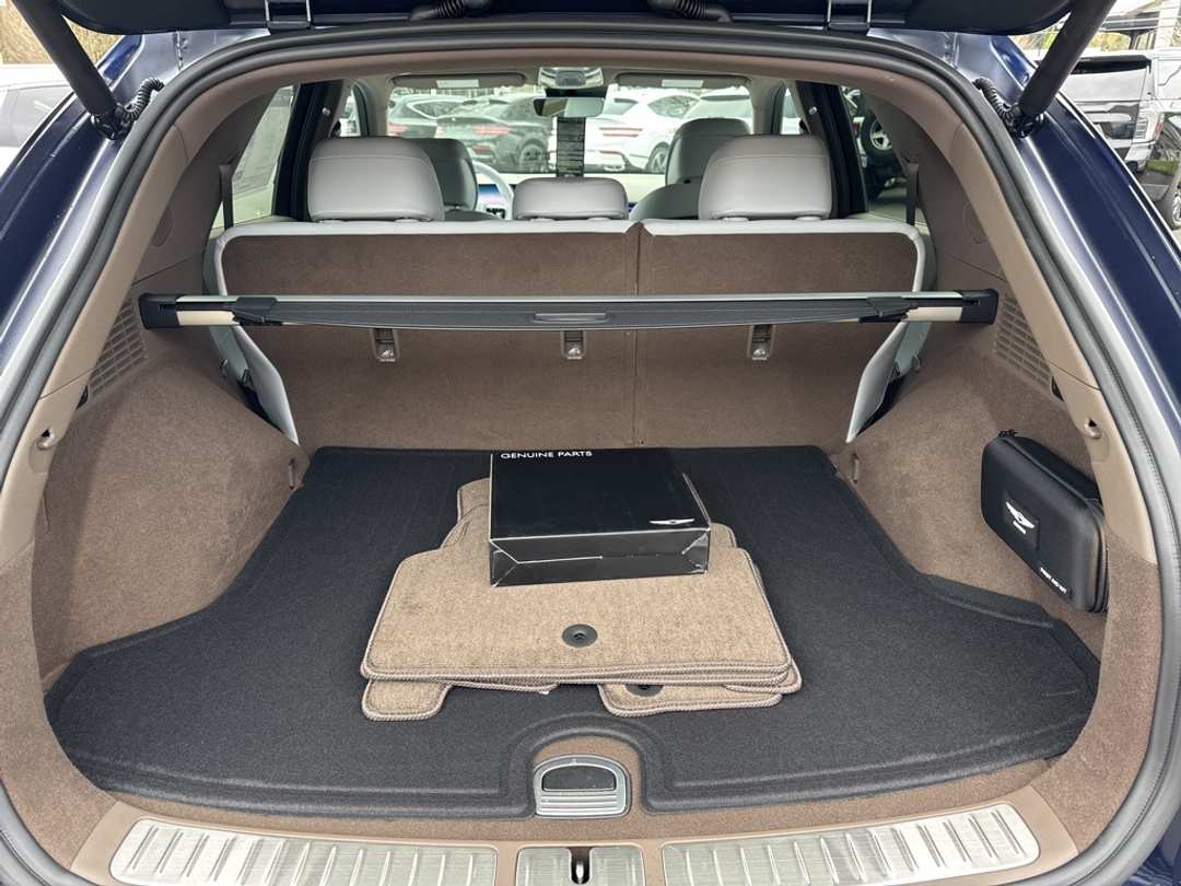 2026 Genesis Gv70 2.5T Advanced - Image 12