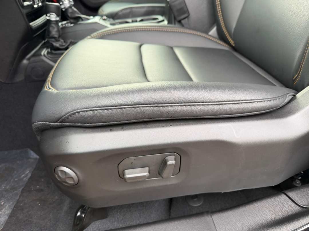 2026 Jeep Wrangler Sahara - Image 14