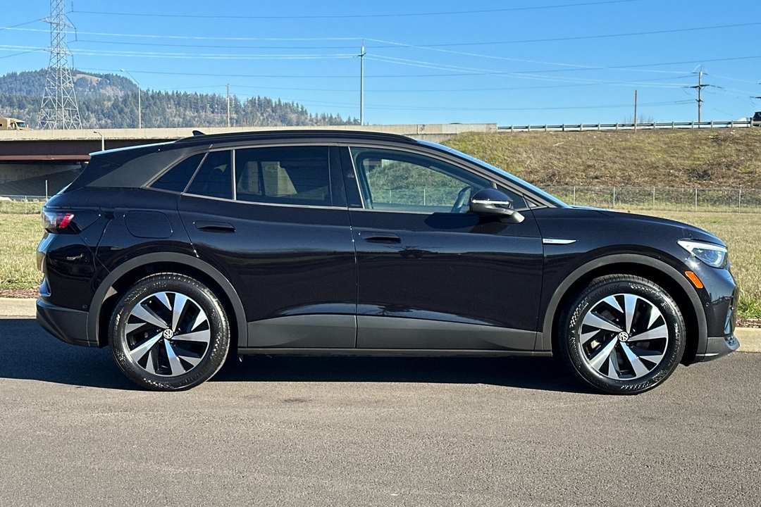 2023 Volkswagen Id.4 Pro - Image 2