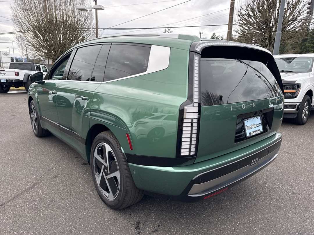 2026 Hyundai Ioniq 9 Performance Calligraphy - Image 5