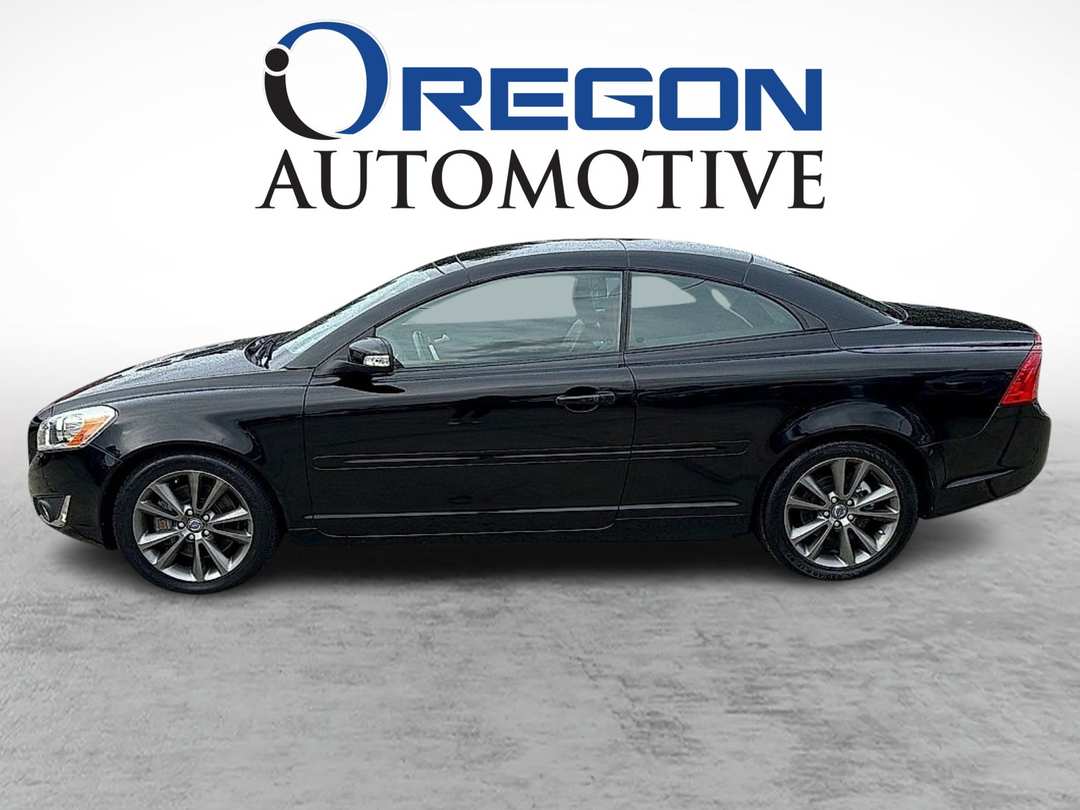 2013 Volvo C70 T5 PLATINUM 2D - Image 2