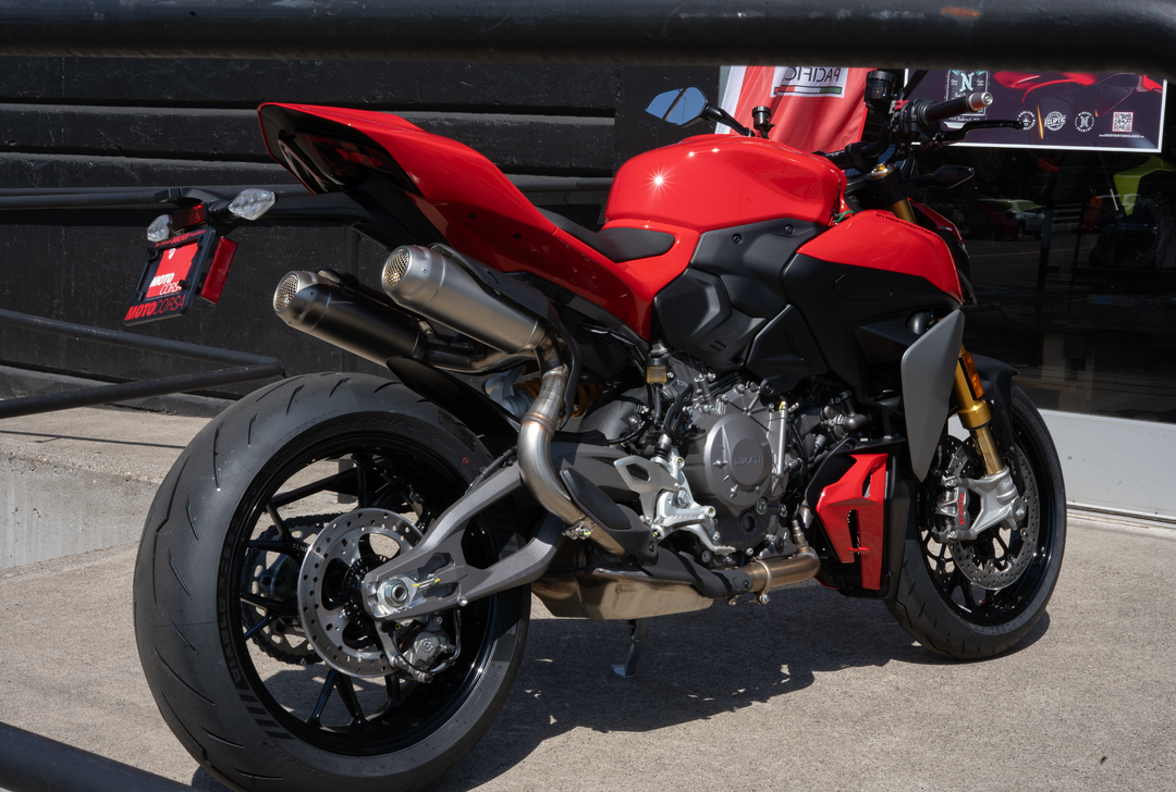 2026 Ducati Streetfighter V2 S - Image 9