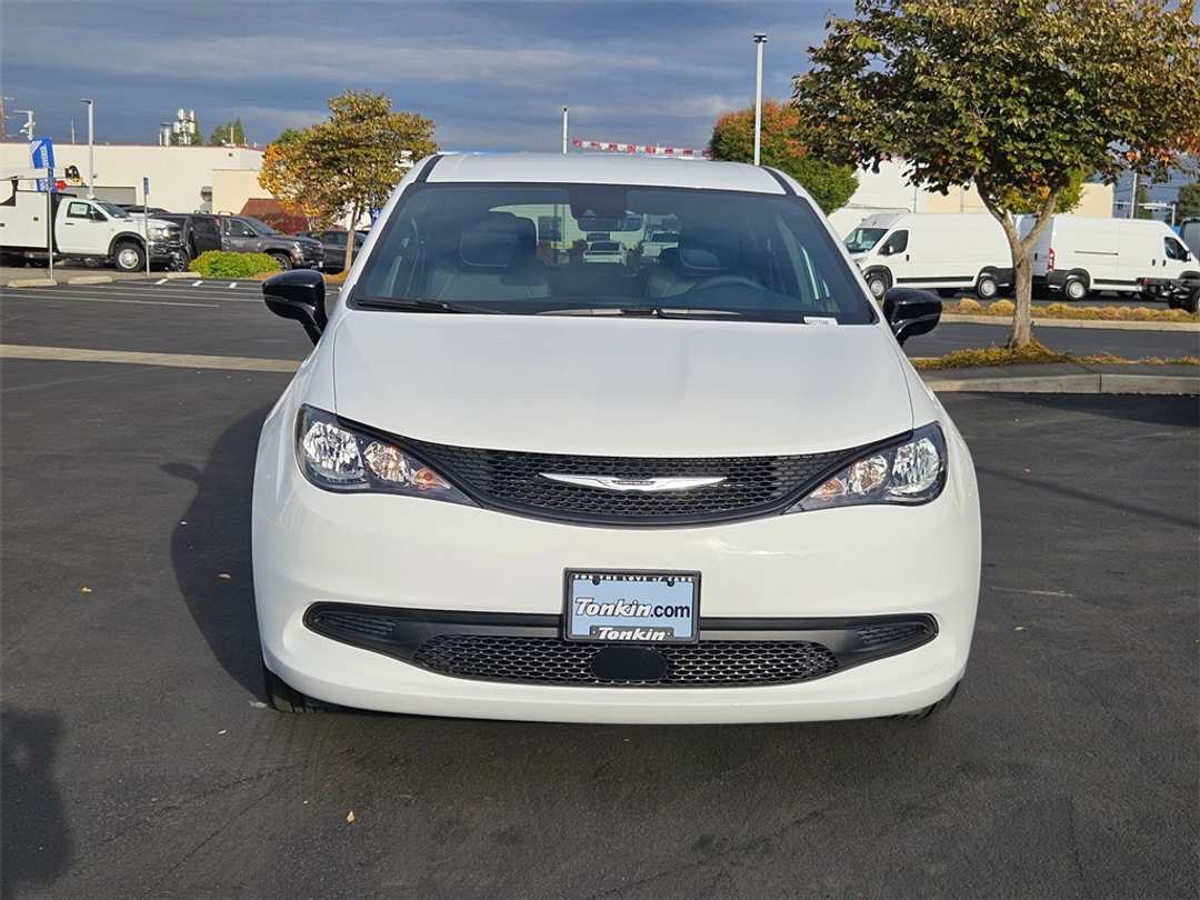 2026 Chrysler Voyager LX - Image 9