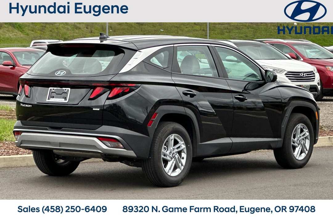 2025 Hyundai Tucson SE - Image 3