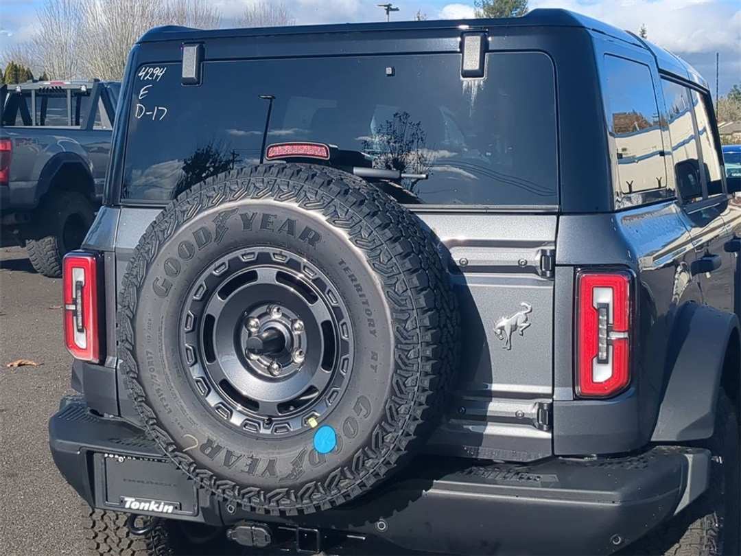 2025 Ford Bronco Badlands - Image 23