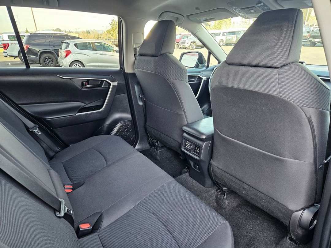 2024 Toyota Rav4 LE - Image 33