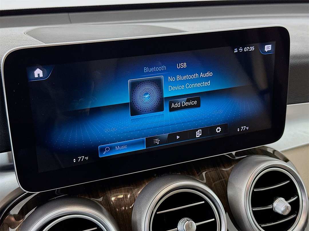 2020 Mercedes-Benz GLC GLC 300 - Image 13