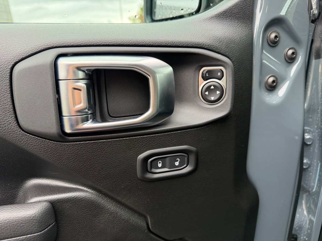 2026 Jeep Wrangler Willys - Image 13