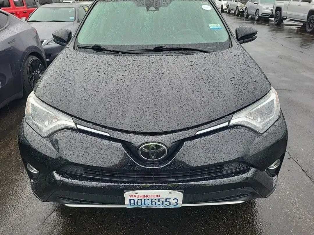 2018 Toyota Rav4 XLE - Image 2