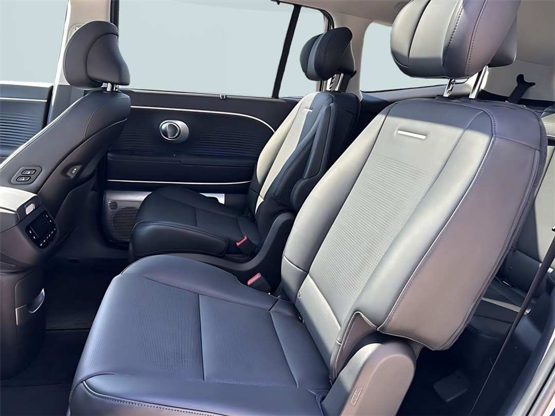 2026 Hyundai Ioniq 9 Performance Limited - Image 28