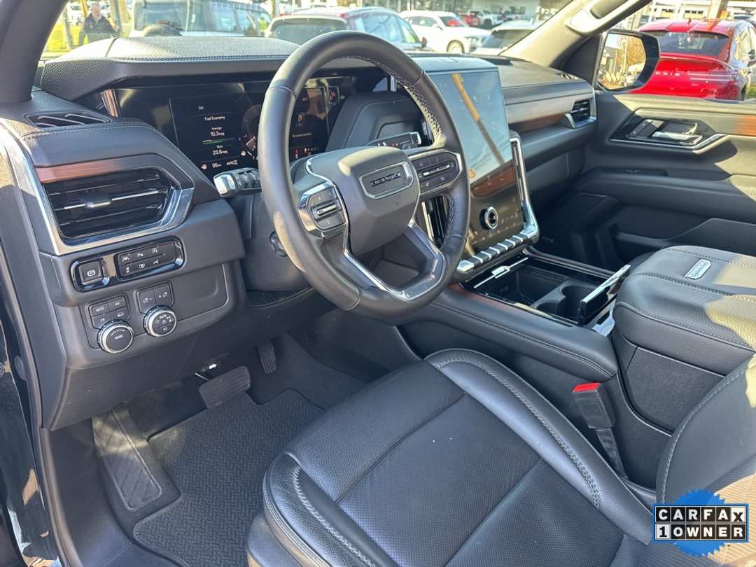 2025 GMC Yukon Denali - Image 21