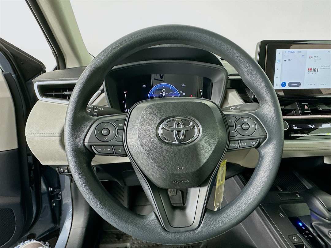 2026 Toyota Corolla Cross L - Image 11