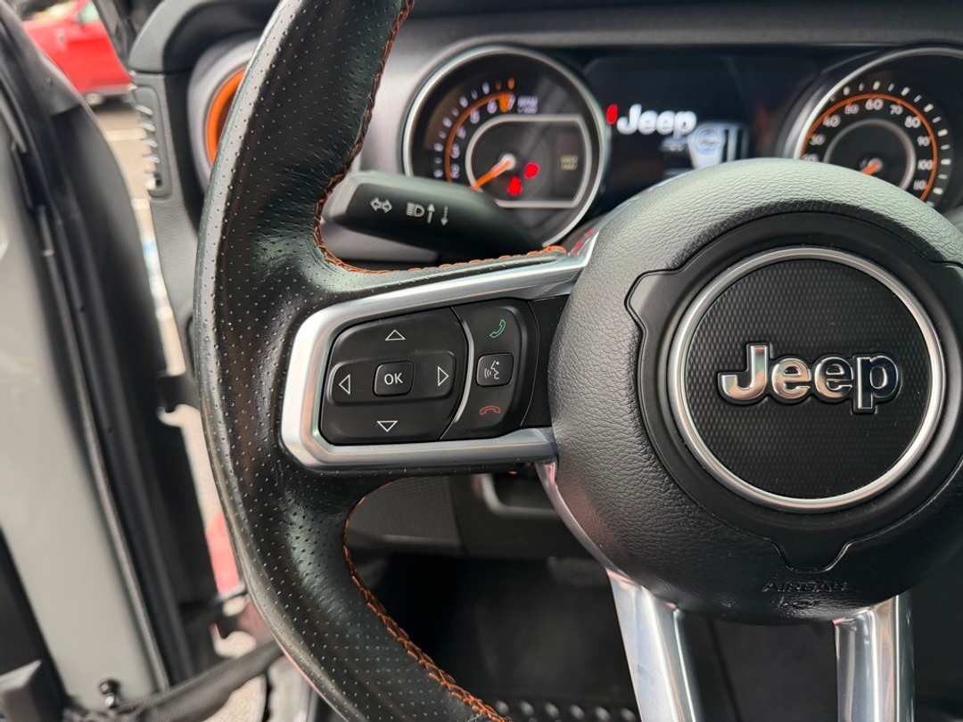 2023 Jeep Gladiator Mojave - Image 16