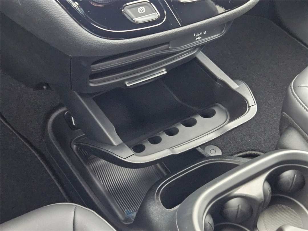 2026 Chrysler Pacifica Select - Image 24