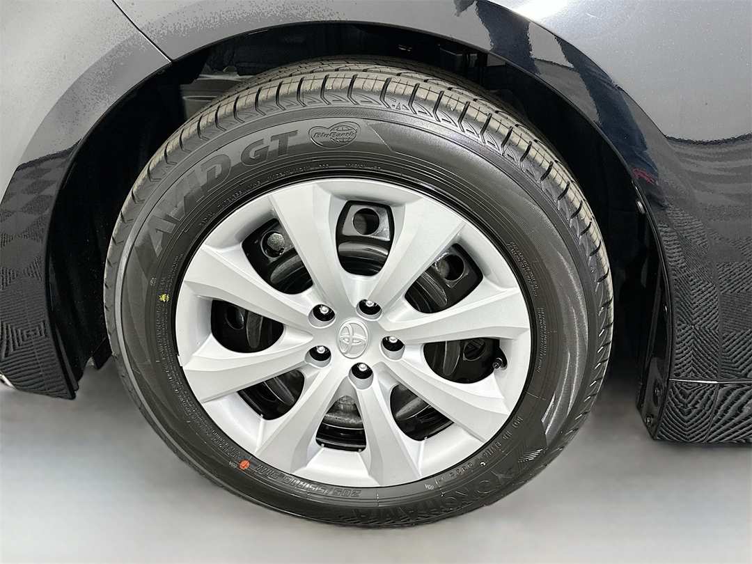2026 Toyota Corolla LE - Image 29