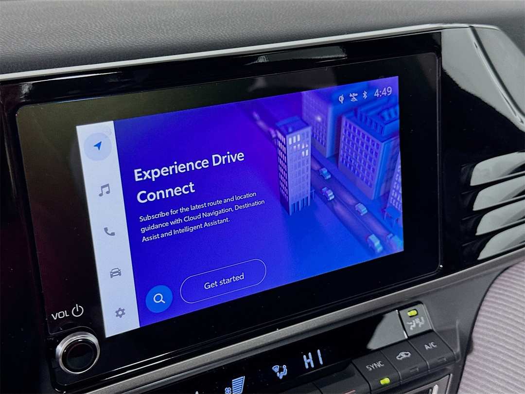 2026 Toyota Camry SE - Image 13